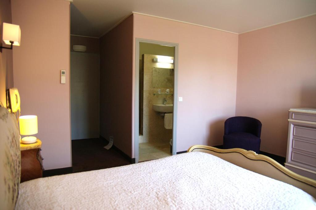Hotel Du Cheval Blanc Saint-Rémy-de-Provence Quarto foto